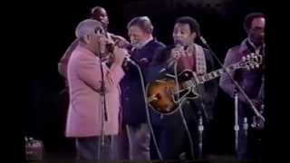 THIS IS JAZZ!!! Dizzy Gillespie \u0026 George Benson. AMAZING VOCAL SCATS!!!