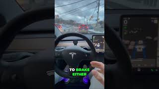 Incredible 🚗 Tesla Autopilot Maneuvers in Traffic! 🚦