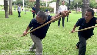 【八卦盤龍】【20201031(11)】棍走貼身 把棍拉開 讓身驅展開