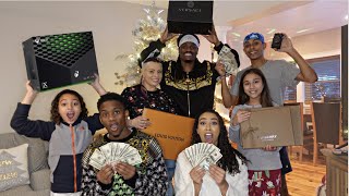 MOST INSANE FAMILY CHRISTMAS EVE GIFTS OPENING EVER!! |Vlogmas Day 24