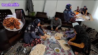 A wonderful holiday: how we prepared a delicious breakfast with our family, mother baked dumplings.