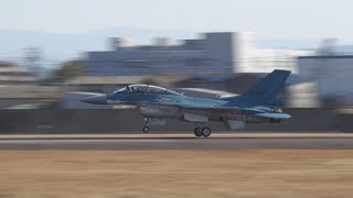 早朝(9時半頃)に岐阜基地からテスター機F -2#102がIRANで持ち込まれましたが、どの様に改造されるか楽しみだ!! 小牧基地