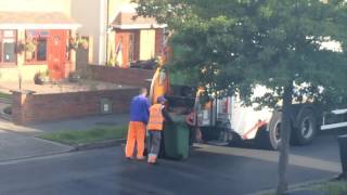 BT61 collecting green recycling bins