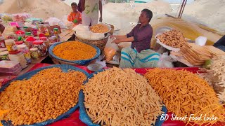 ঢাকার মধ্যেই গড়ে উঠেছে গ্রাম্য হাট। Village Market in Dhaka