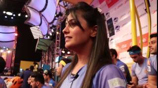 Anita Hassanandani live from the Dugout shares the Strategy after 3 overs..!