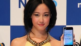 沢尻エリカ、黒髪にイメチェン？　今年は「お芝居と向き合って」 　「NifMo」CM発表会　#Erika Sawajiri