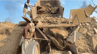 Big Rock Crusher Machine: A Giant in ActionBig Rock Crushing: A Powerful Process#stonecrusher