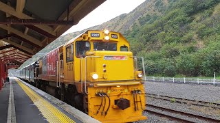 DFB 7307 on Train 1203 The Capital Connection at Paekakariki Station