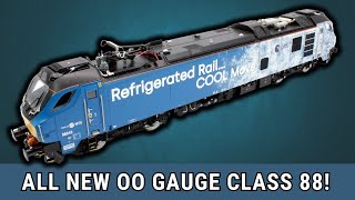 FIRST LOOK at our Exclusive OO Gauge Class 88 ⎸ Decorated Sample Review & Runnin
