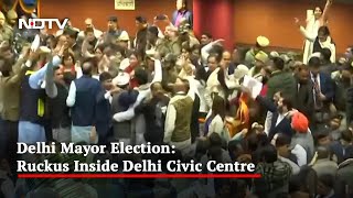 Huge Protest By BJP, AAP At Delhi Civic Centre Amid Mayor Election