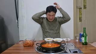 얼큰한 순두부찌개에 소주 한 잔^^