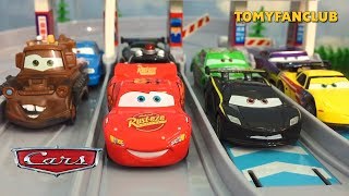 Disney Cars Lightning McQueen Toys Tomica Toll Gate | TOMY FANCLUB