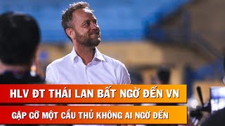 HLV của ĐT Thái Lan Mano Polking xuất hiện tại sân Hàng Đẫy dự khán trận Hà Nội FC với CAHN