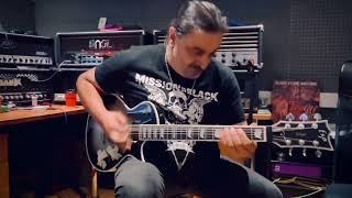 Marios Iliopoulos recording guitars