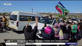 Miss South Africa| Mia le Roux visits hometown