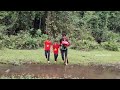 A 17-year-old boy helps two girls, Hoàng Văn Hành