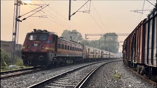 12334 Prayagraj Rambag Howrah Vibhuti Express  Slowly Slowly Departure From Prayagraj Rambag