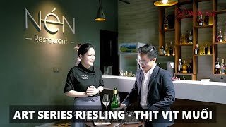 Thưởng thức Art Series Riesling với Salad vịt muối