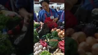 神秘朝鲜：朝鲜农贸市场，物品丰富  Mysterious North Korea: Korean Farmers Market