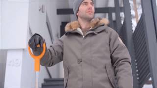 Fiskars SnowXpert (141001) - Облегченная лопата для уборки снега