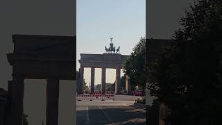 Berlin ist Berlin #shorts #shortsvideo | Explore Euphoria,  Brandenburg Gate, Berlin 🏰