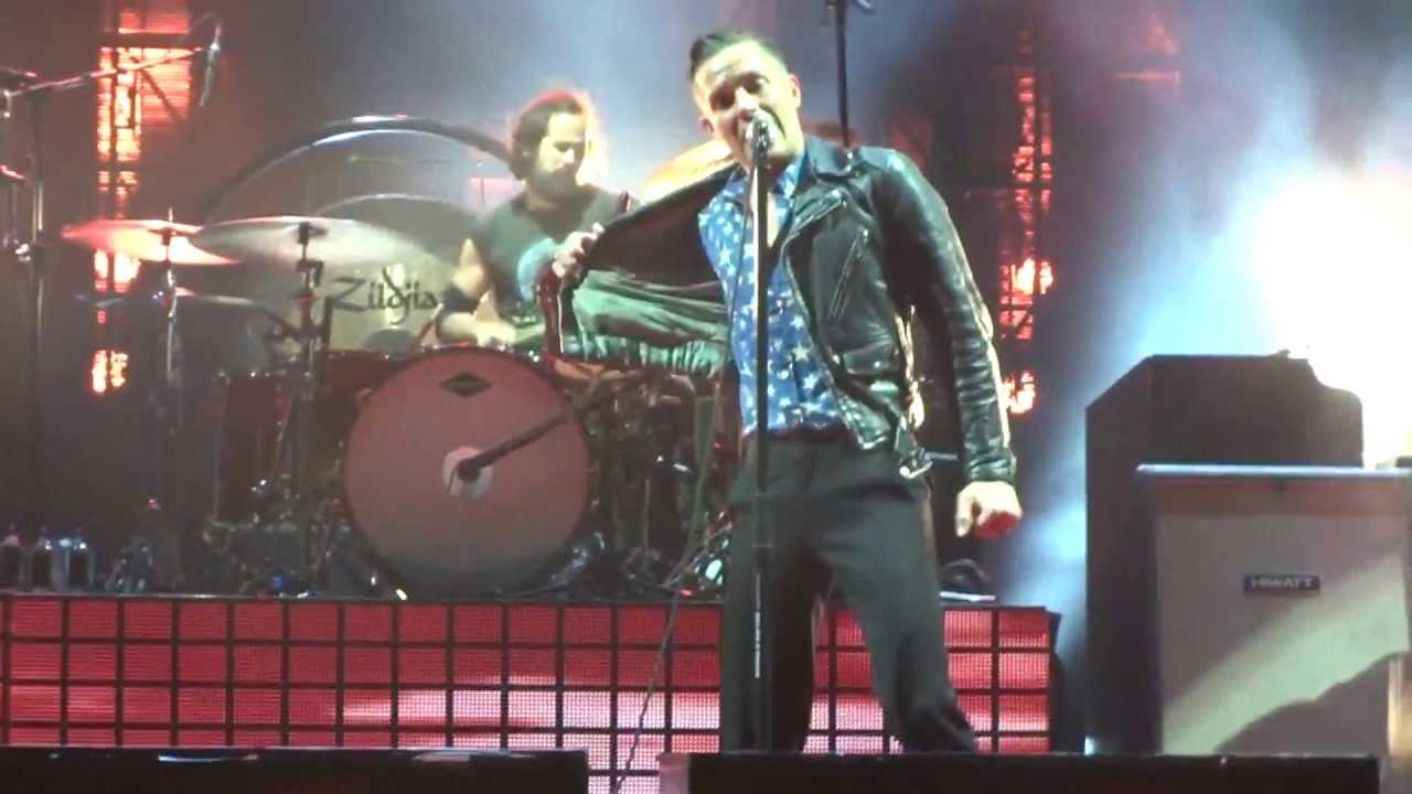 The Killers - Enterlude/When You Were Young (Live At Barclays Center ...