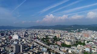 豐原住商不動產 尤阿甘空拍~豐原火車站鐵路高架化到烏日高鐵站，經潭子、太原、臺中、大慶等5座現有車站，即將完工：栗林、頭家厝、松 竹、精武、五權，其中松竹站將成為台鐵轉乘站。