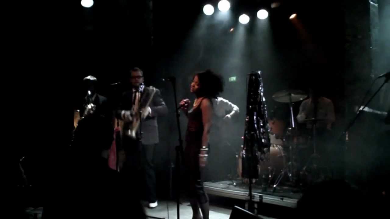 Gizelle Smith & The Mighty Mocambos Live In Oslo - YouTube