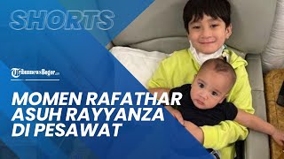 Momen Rafathar Asuh Rayyanza di Pesawat saat Menuju ke Amerika, Warganet Dibuat Gemas