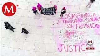 Protestan por violencia contra las mujeres y pintan escalinatas del Ángel