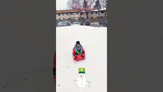 雪地里的Happy Boy。😄#分享 #玩滑雪#快乐童年#美好生活