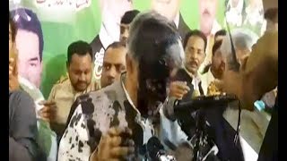 Ink thrown at Khawaja Asif during workers convention in Sialkot