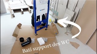 On installe le bâti support pour le WC