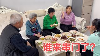 1678 爸妈新房谁来串门了？老妈包饺子炒菜一通忙，饭后再聊聊山东老家