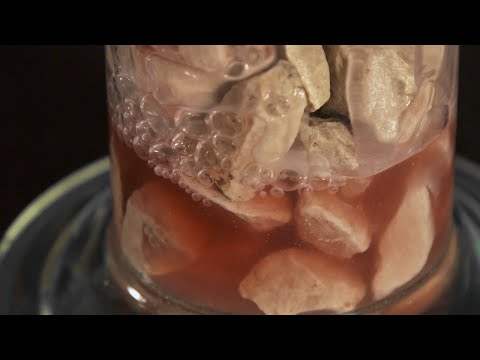 Can rocks hold water?