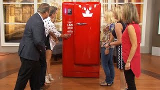 Canada AM crew tries to open the Molson Canadian beer fridge