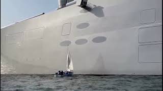 Segelboot rammt Yacht „A“