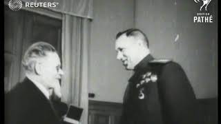 RUSSIA / DEFENCE: Mikhail Kalinin awards Marshal Zhukov and other officers (1943)