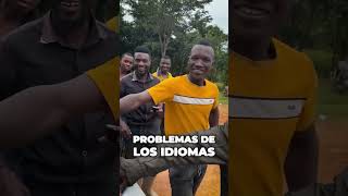 Viajeros argentinos usan a Messi para recorrer África sin ser detenidos 🇦🇷🤔 #Shorts