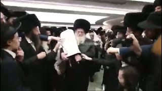 Rav Shaul Alter at hakafos shniyos Simchos Torah 5783