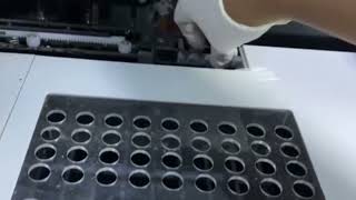 How to manually remove stuck reaction modules from Maglumi 800