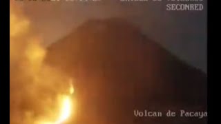 Lava del Volcán de Pacaya bloquea el paso en la aldea El Rodeo