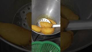 ঝটপট বানিয়ে ফেলুন মুগপুলি পিঠা Moong pitha recipe #pitha #like #subscribe #shorts