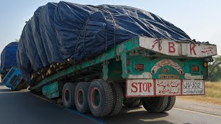 Overloaded 22 Wheeler Overturned on Highway – Broken Center Joint Repaired Instantly by Mechanics