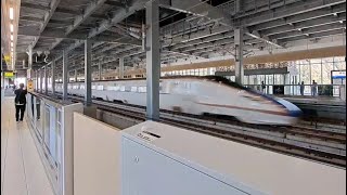 北陸新幹線越前たけふ駅 新幹線かがやき敦賀行きが通過