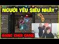 FREE FIRE | Đức Mõm Bị Người Yêu Nhây Trong Lúc Chơi Game, Quá Lầy Lội Nhưng Rất Cute !!!