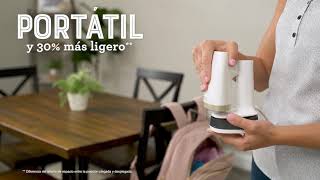 Protege tus prendas donde vayas con el Vaporizador de mano plegable Oster® GCSTFS 200