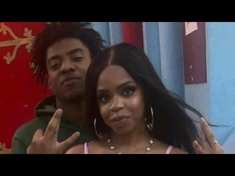 Baddie Foregin With A Message For Dougie B #dougieb - YouTube