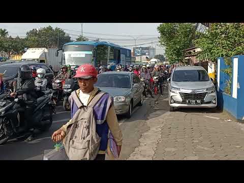 LAMPU MERAH TERLAMA DI PEREMPATAN SOEKARNO HATTA- KIARACONDONG BANDUNG ...