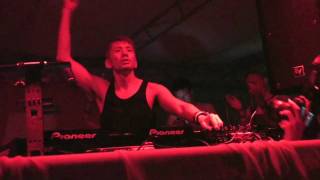 Q'hey at Maniac Beach 2011 part1